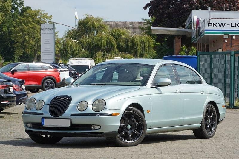 Grau Gebraucht 2003 Jaguar S-Type Executive Limousine | 860 € (Fairer Preis) - Bild 1/4