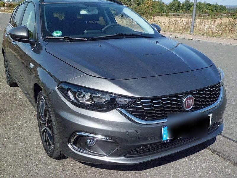 Grau Gebraucht 2020 Fiat Tipo Lounge Kombi | 15.950 € (Teuer) - Bild 1/4