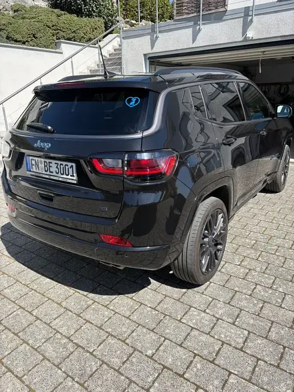 Usado Jeep Compass 241 HP (177 kW) 2021 Preto SUV