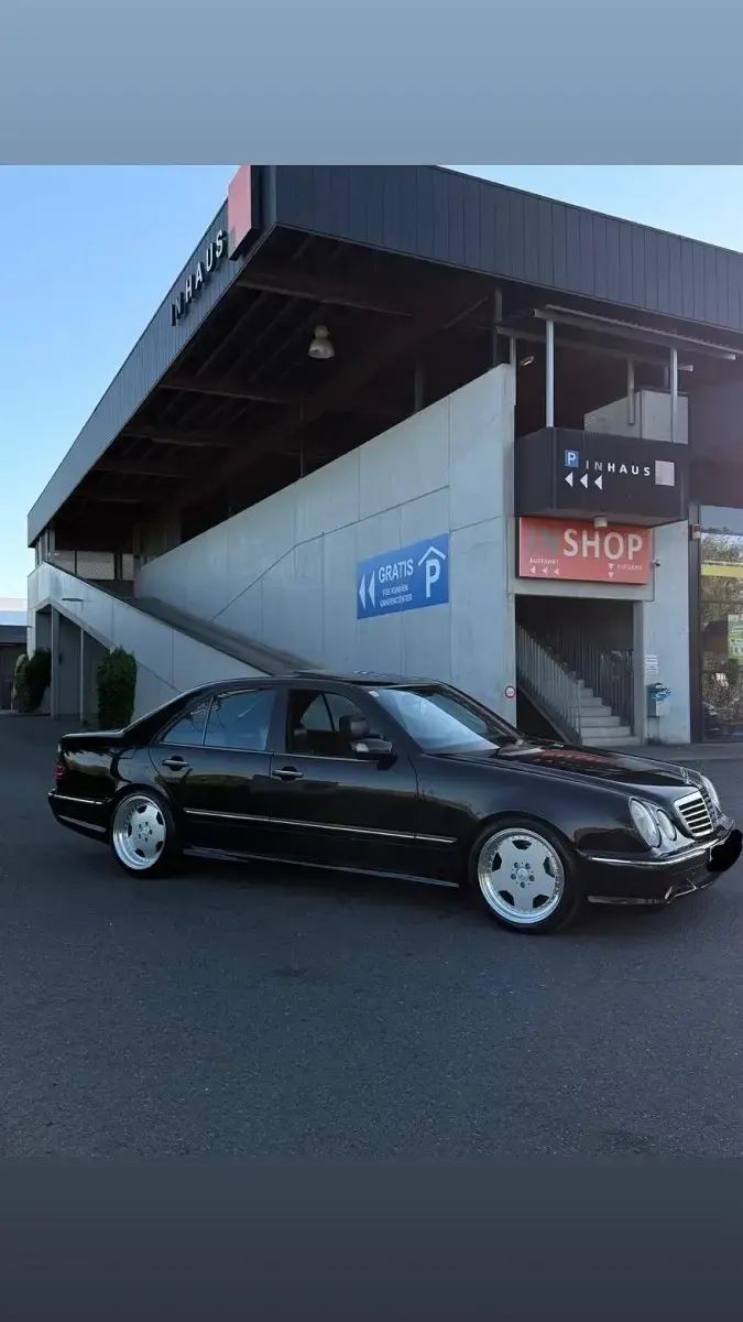 Gebraucht Mercedes E320 AMG 197 PS (144 kW) 2001 Schwarz Limousine