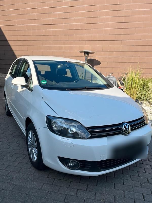 Weiß Gebraucht 2011 VW Golf Plus Cross Van / Kleinbus | 5.800 € (Etwas zu teuer) - Bild 1/4