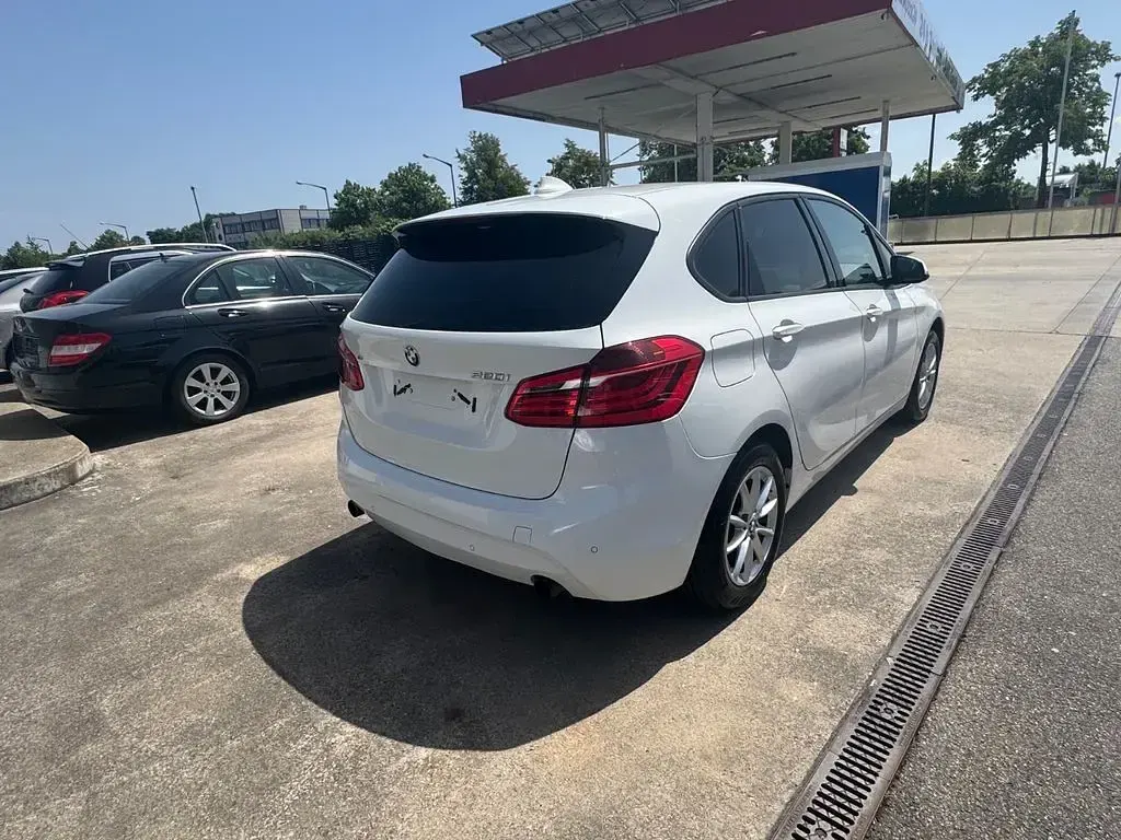 Gebraucht BMW 220 Active Tourer Basis 192 PS (141 kW) 2015 Weiß Van / Kleinbus