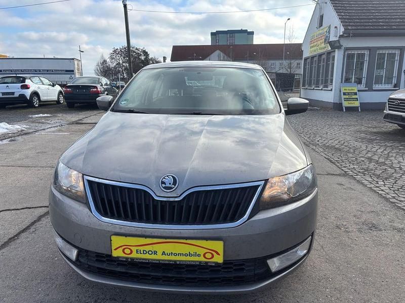 Beige Gebraucht 2013 Skoda Rapid Ambition Kleinwagen | 5.900 € (Fairer Preis) - Bild 1/4