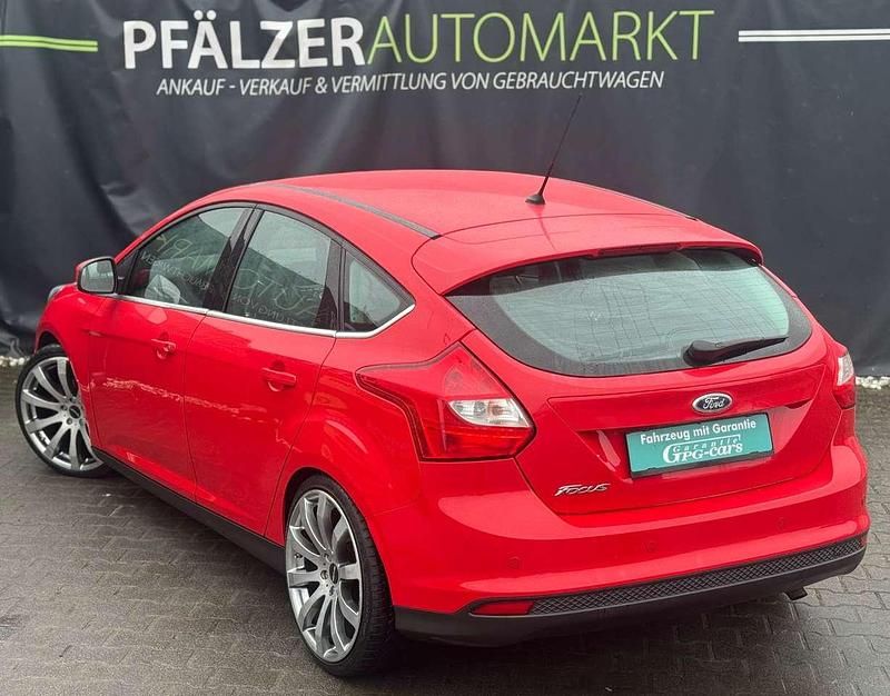 Gebraucht Ford Focus Sport 125 PS (91 kW) 2012 Coloradorot Kleinwagen