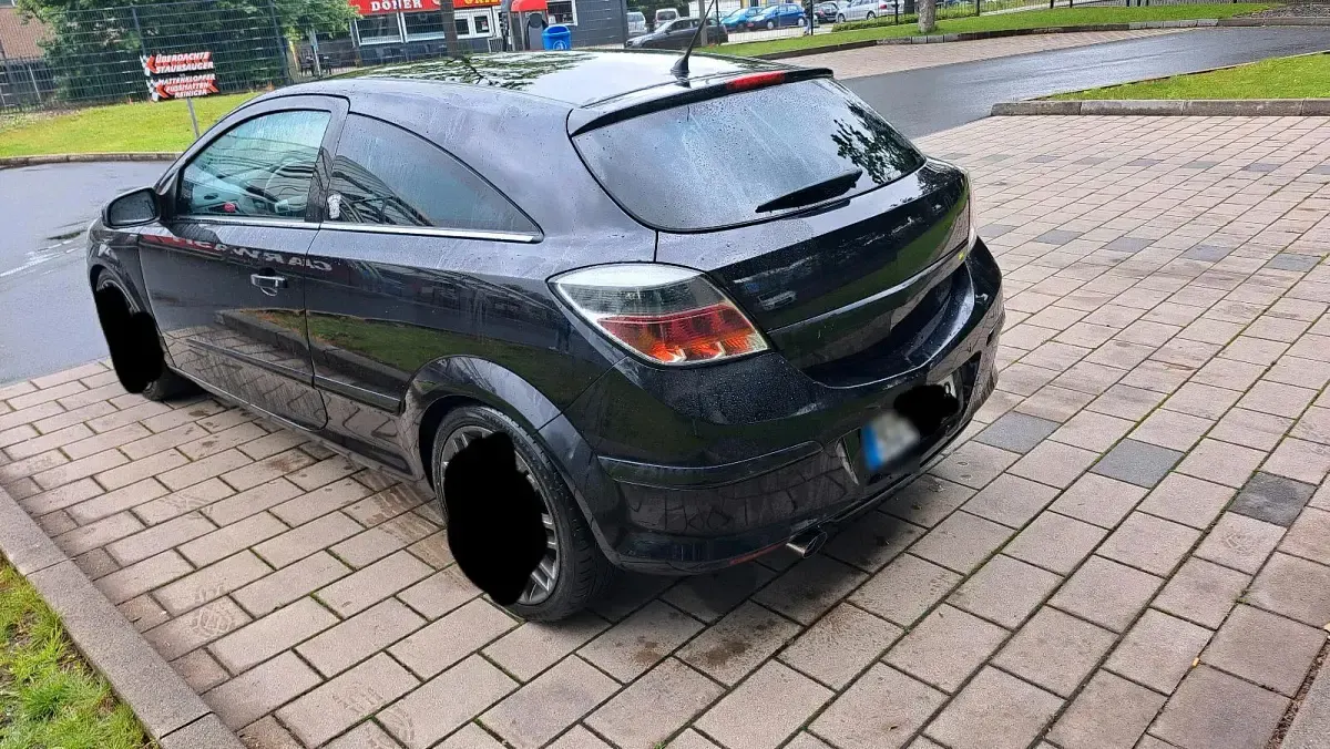 Gebraucht Opel Astra GTC 140 PS (102 kW) 2008 Schwarz Coupé