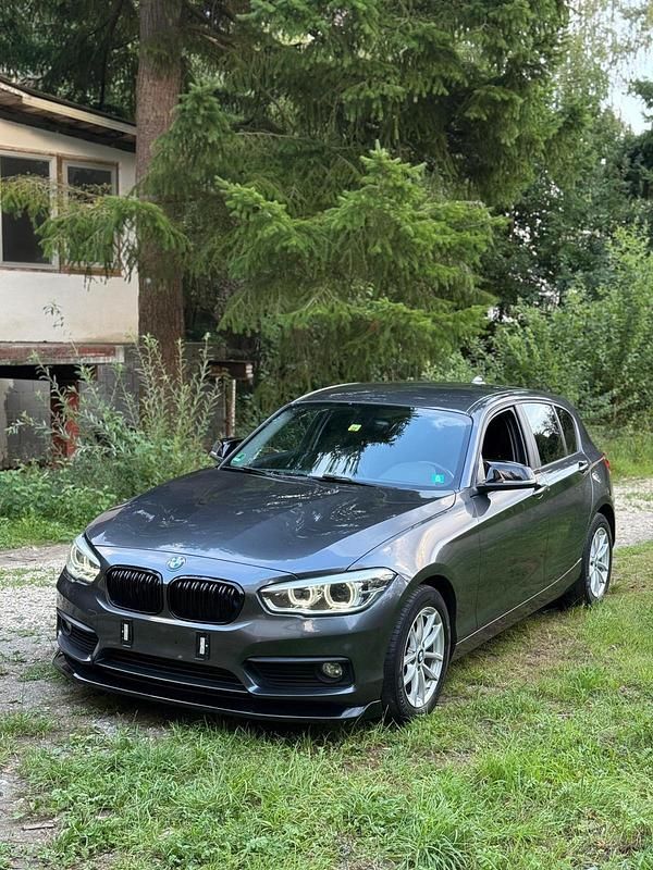 Grau Gebraucht 2015 BMW 116 M Sport Kleinwagen | 8.390 € (Guter Preis) - Bild 1/4