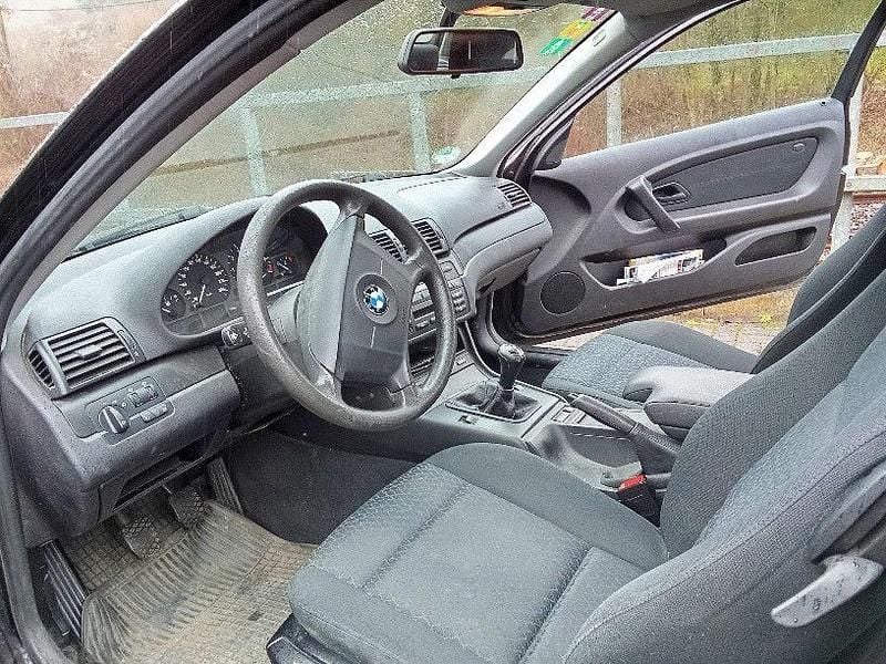 Gebraucht BMW 316 116 PS (85 kW) 2003 Schwarz Limousine