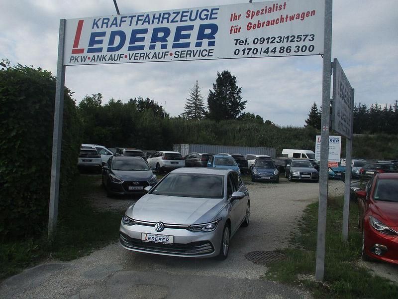 Silber Gebraucht 2022 VW Golf VIII Style Limousine | 21.790 € (Fairer Preis) - Bild 1/4