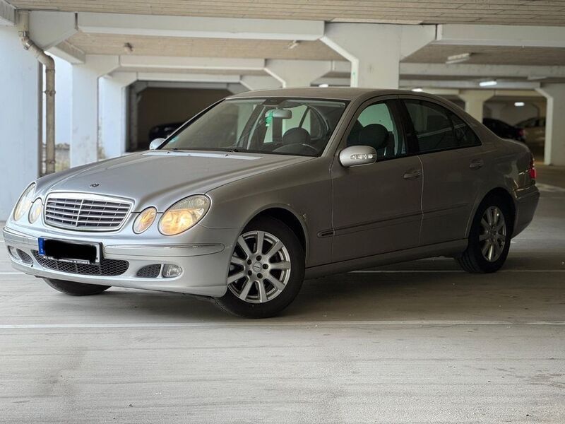 Silber Gebraucht 2005 Mercedes E220 Elegance Limousine | 3.600 € (Guter Preis) - Bild 1/4