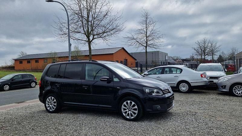 Gebraucht VW Touran Match 105 PS (77 kW) 2013 Schwarz Van / Kleinbus