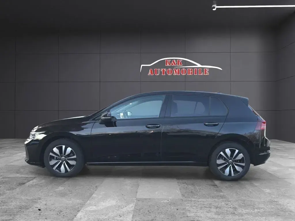 Gebraucht VW Golf VIII Goal 150 PS (110 kW) 2025 Grenadillschwarz met (metallic) Limousine