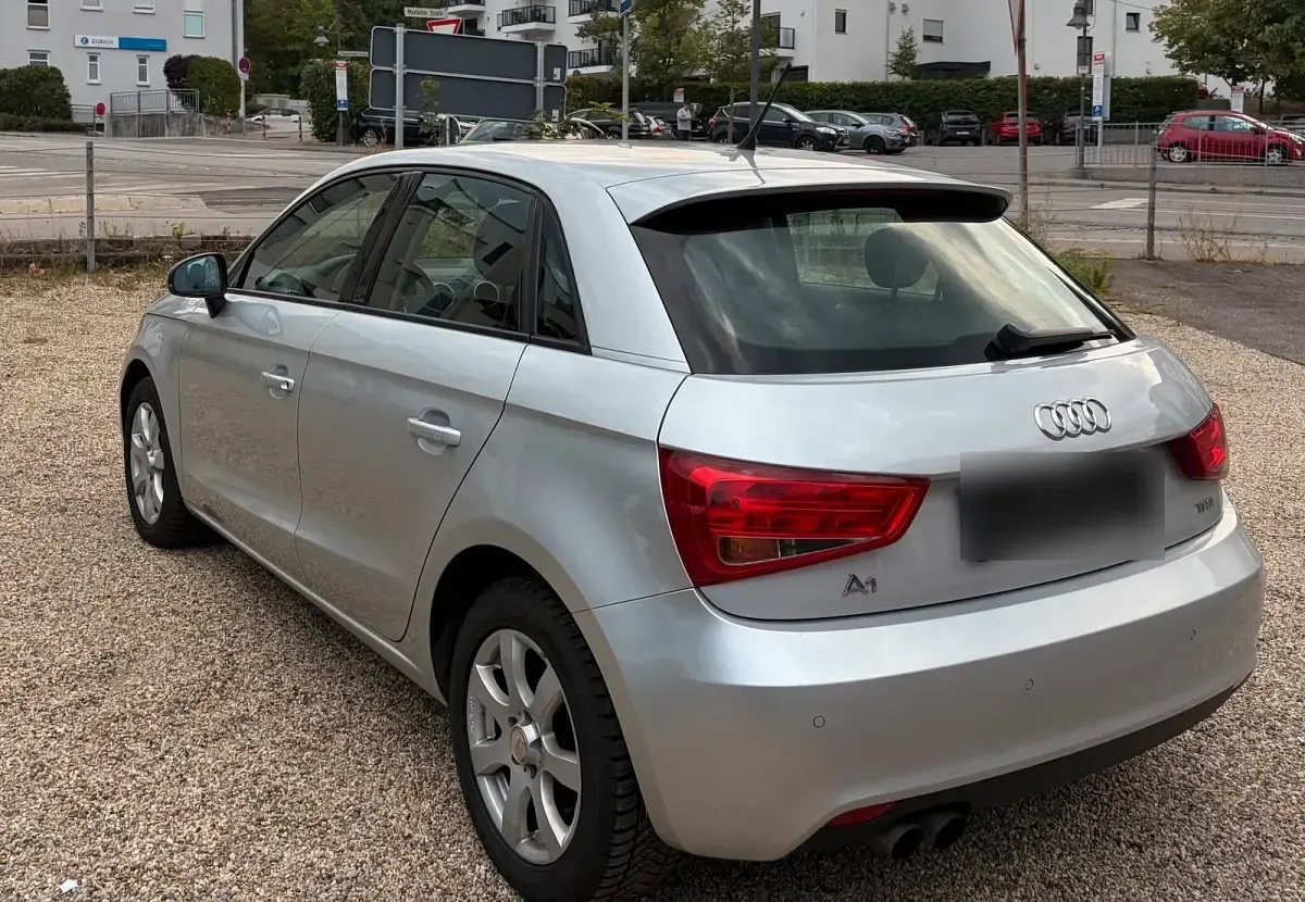 Gebraucht Audi A1 Ambition 122 PS (89 kW) 2013 Grau Kleinwagen