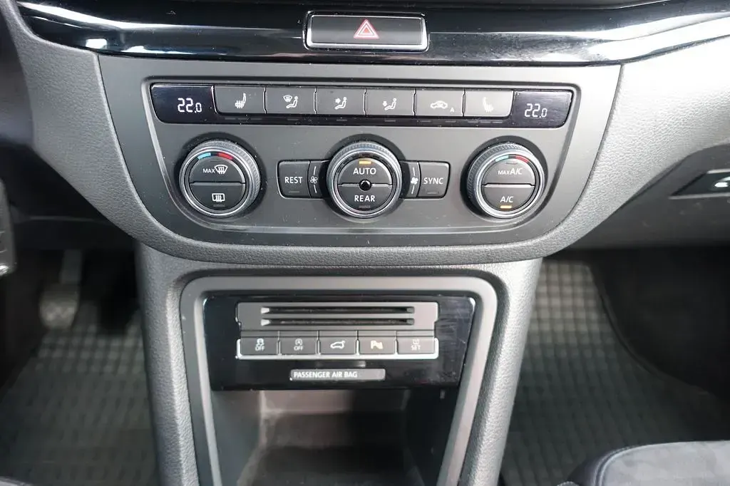 Gebraucht VW Sharan Highline 150 PS (110 kW) 2020 Grau Van / Kleinbus