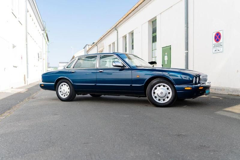 Gebraucht Jaguar XJ 284 PS (208 kW) 1999 Blau Limousine
