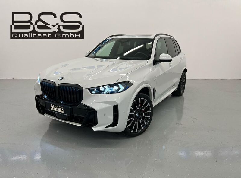 Mineralweiss metallic Gebraucht 2024 BMW X5 M Sport SUV | 84.990 € (Fairer Preis) - Bild 1/4