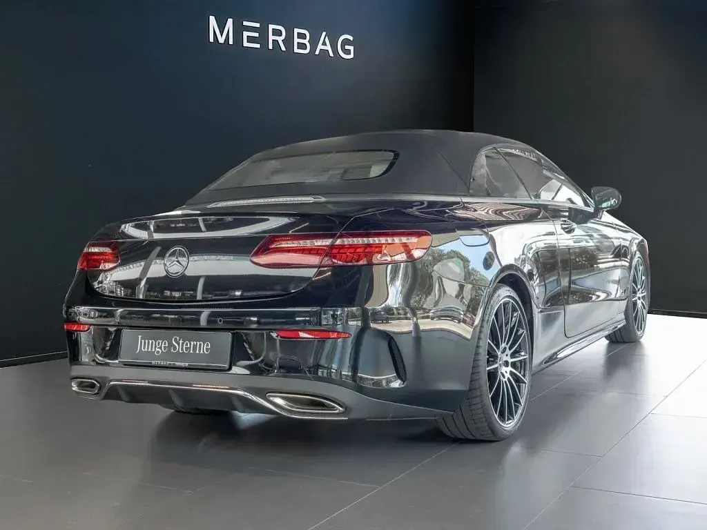 Gebraucht Mercedes E200 AMG 197 PS (144 kW) 2021 Schwarz Cabrio