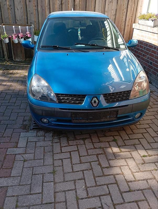 Blau Gebraucht 2001 Renault Clio II Limousine | 400 € - Bild 1/4