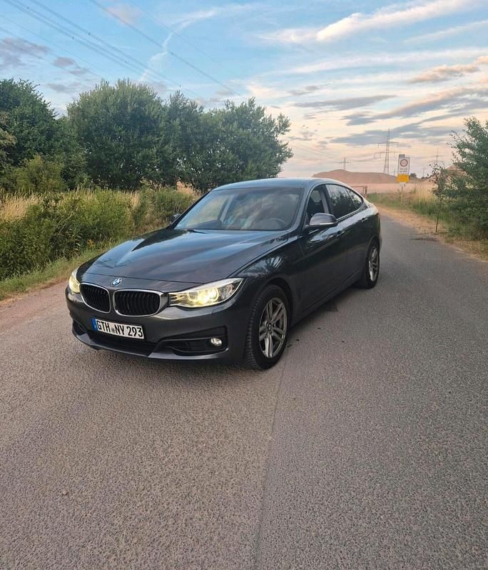 Grau Gebraucht 2014 BMW 325 Limousine | 14.250 € (Etwas zu teuer) - Bild 1/4