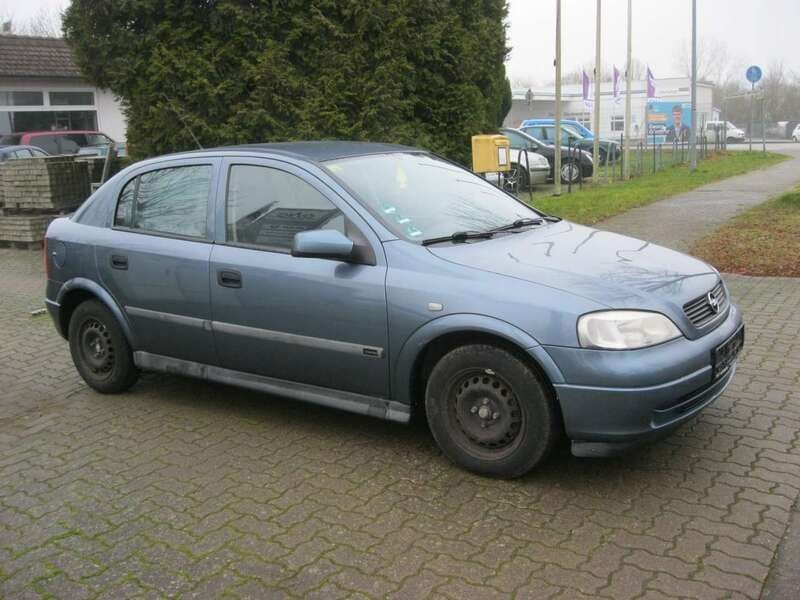 Blau Gebraucht 1999 Opel Astra Comfort Limousine | 750 € (Superpreis) - Bild 1/4
