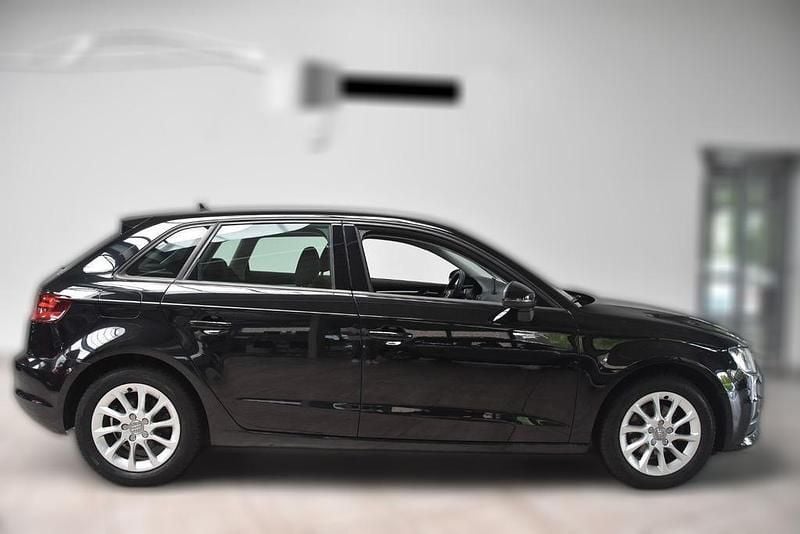 Schwarz metallic Gebraucht 2015 Audi A3 Attraction | 15.530 € (Etwas zu teuer) - Bild 1/4