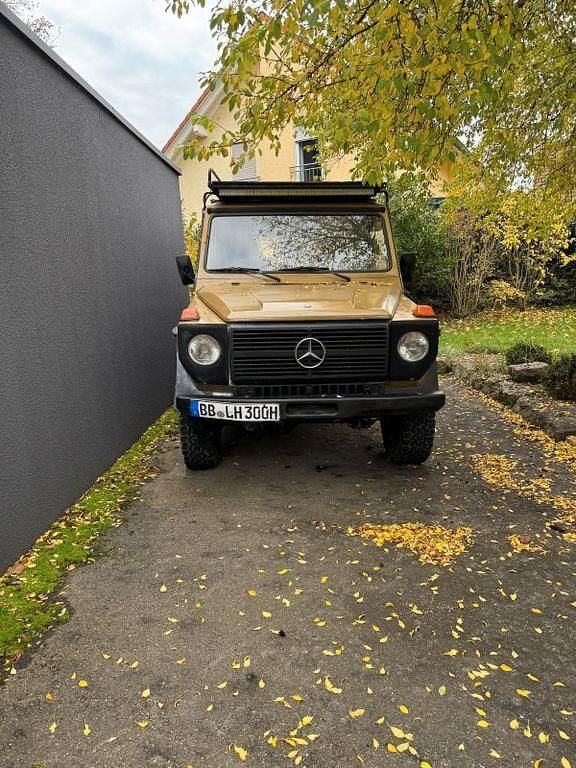 Beige Gebraucht 1981 Mercedes G300 SUV | 14.999 € - Bild 1/4