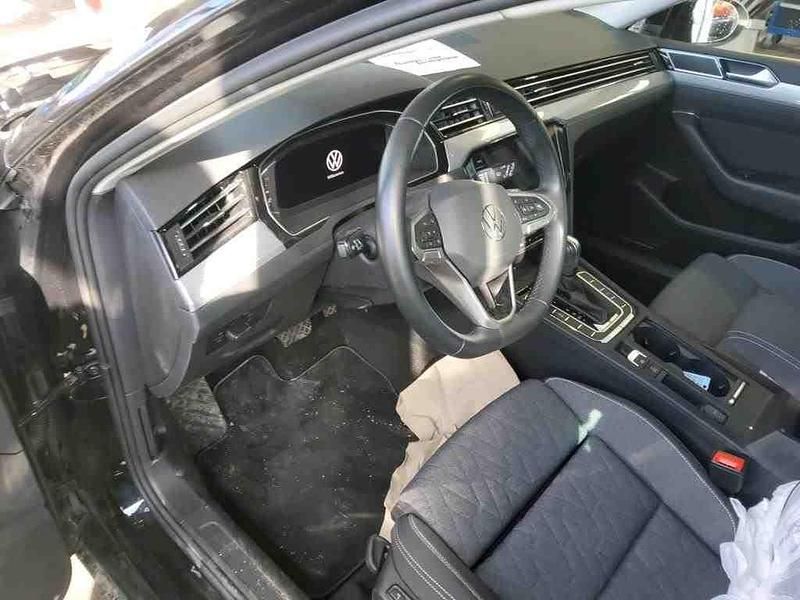 Gebraucht VW Passat Business 200 PS (147 kW) 2023 Deep black Kombi