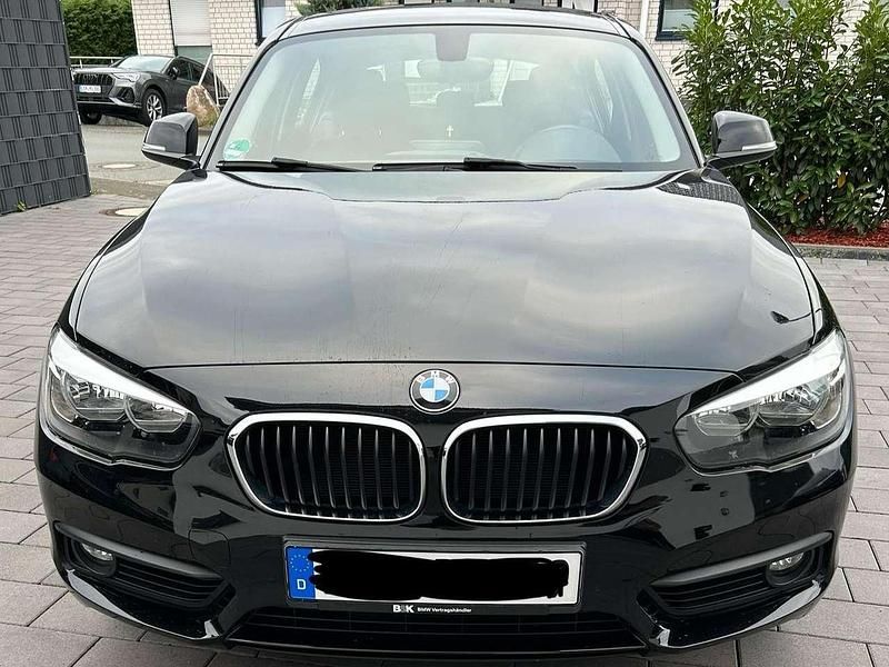 Schwarz Gebraucht 2017 BMW 120 Advantage Kleinwagen | 14.800 € (Fairer Preis) - Bild 1/4