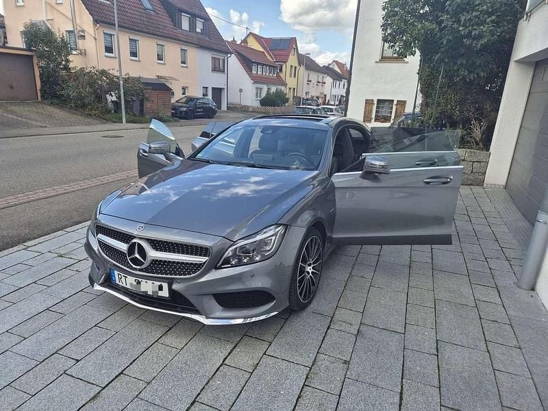 Silber Gebraucht 2018 Mercedes CLS250 AMG Kombi | 26.400 € (Fairer Preis) - Bild 1/4