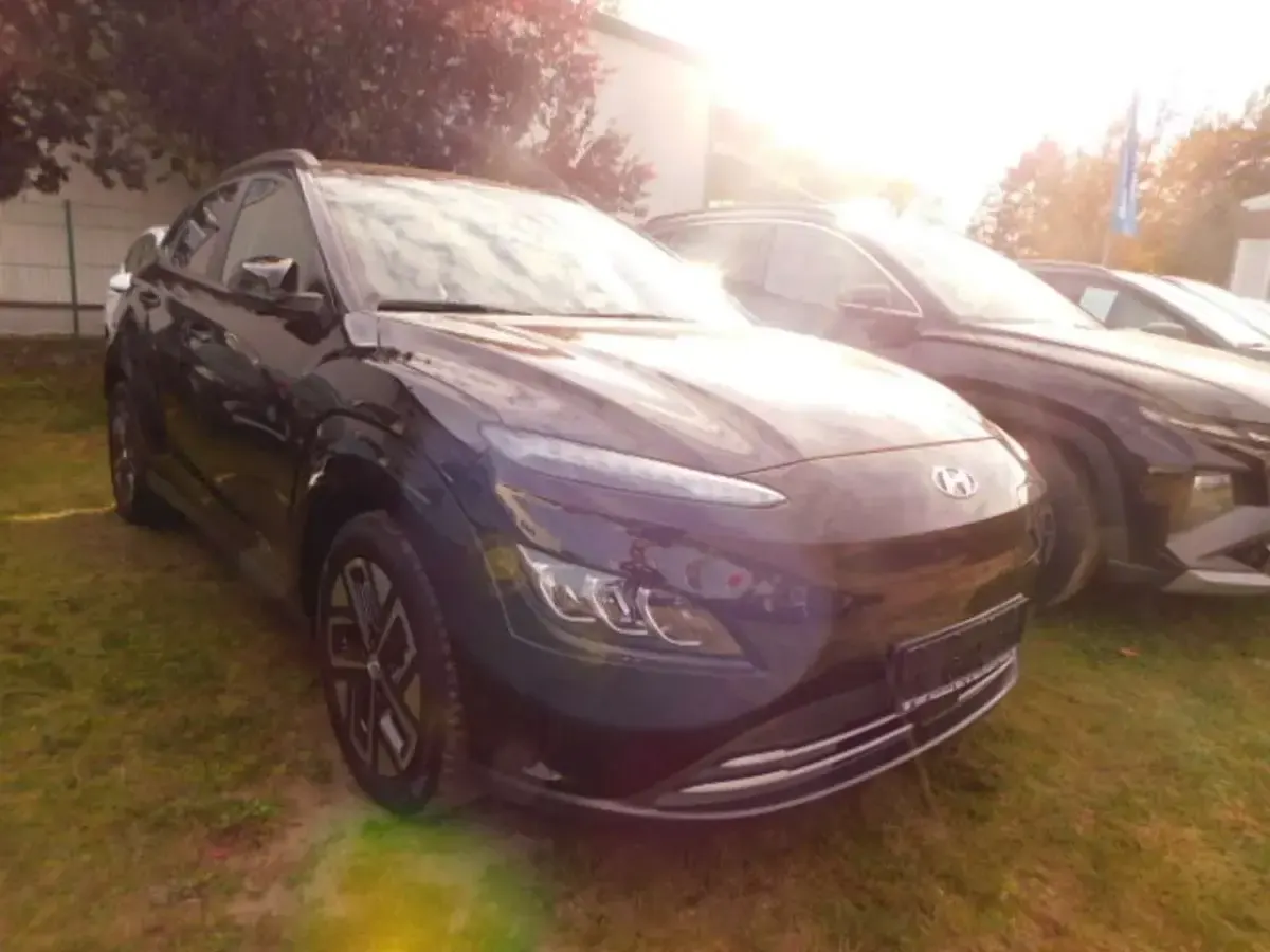 Gebraucht Hyundai Kona Advantage 100 kW (136 PS) 2023 Schwarz SUV