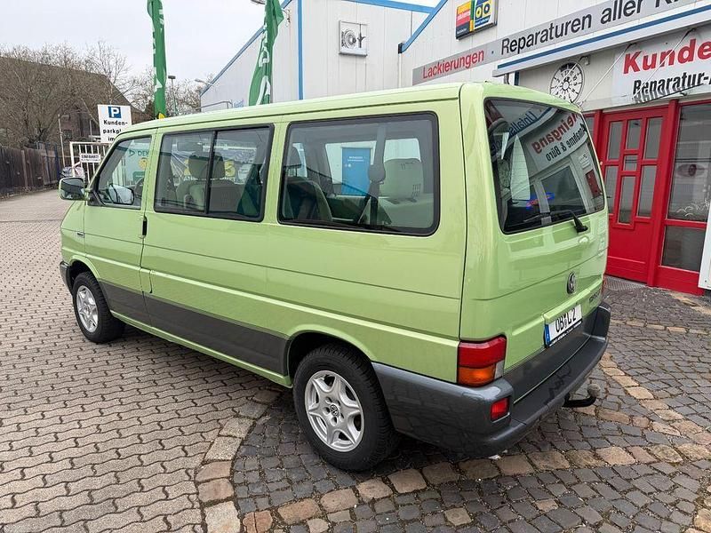 Second-hand VW Multivan 102 CP (75 kW) 1997 Verde Monovolum