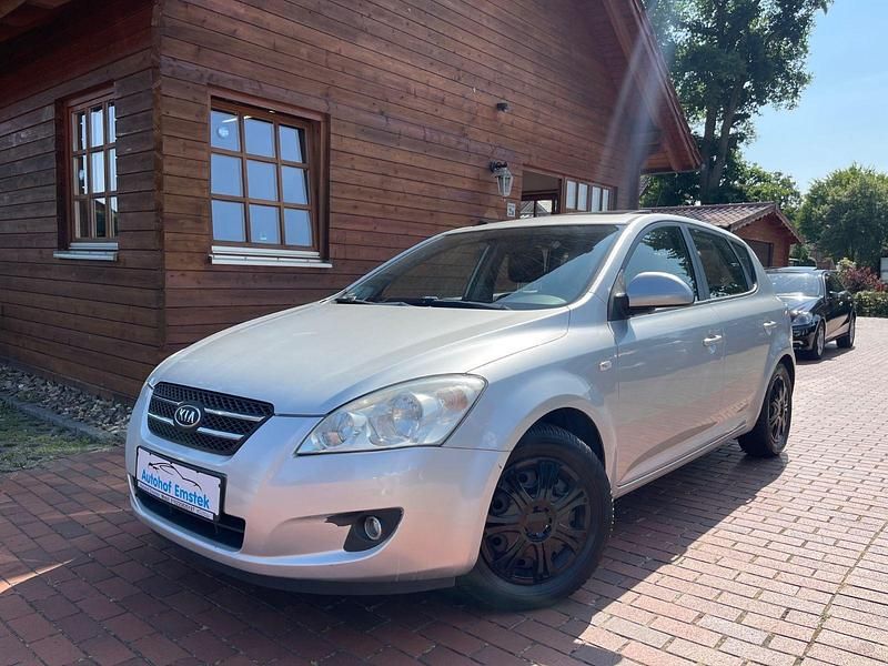 Silber Gebraucht 2007 Kia Ceed EX Kleinwagen | 4.499 € - Bild 1/4