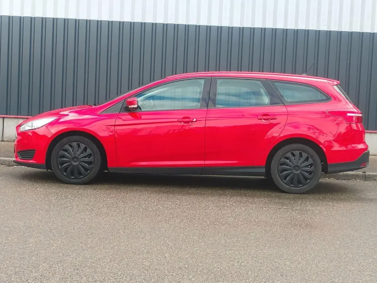 Usata Ford Focus 101 CV (74 kW) 2018 Rosso Station wagon