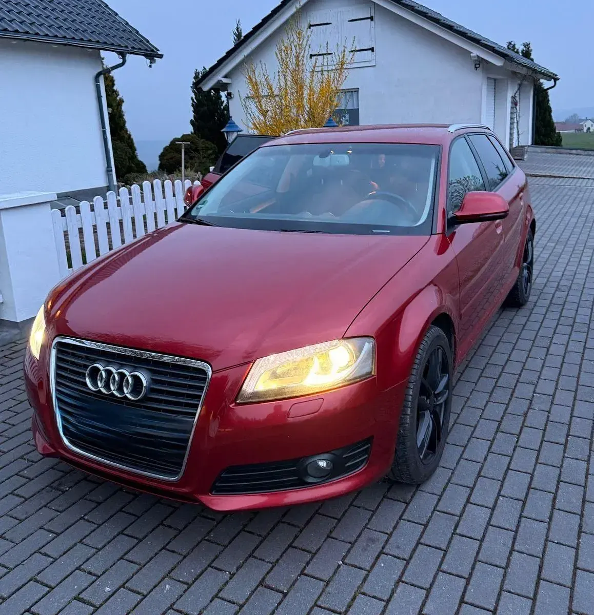 Second-hand Audi A3 Ambiente 102 CP (75 kW) 2009 Roșu Hatchback