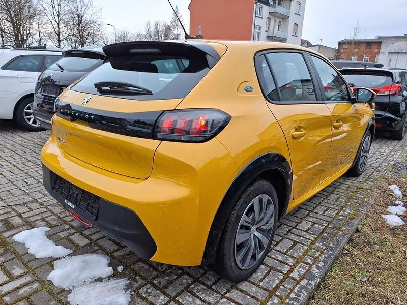 Gebraucht Peugeot 208 Active 100 kW (136 PS) 2021 Gelb Kleinwagen