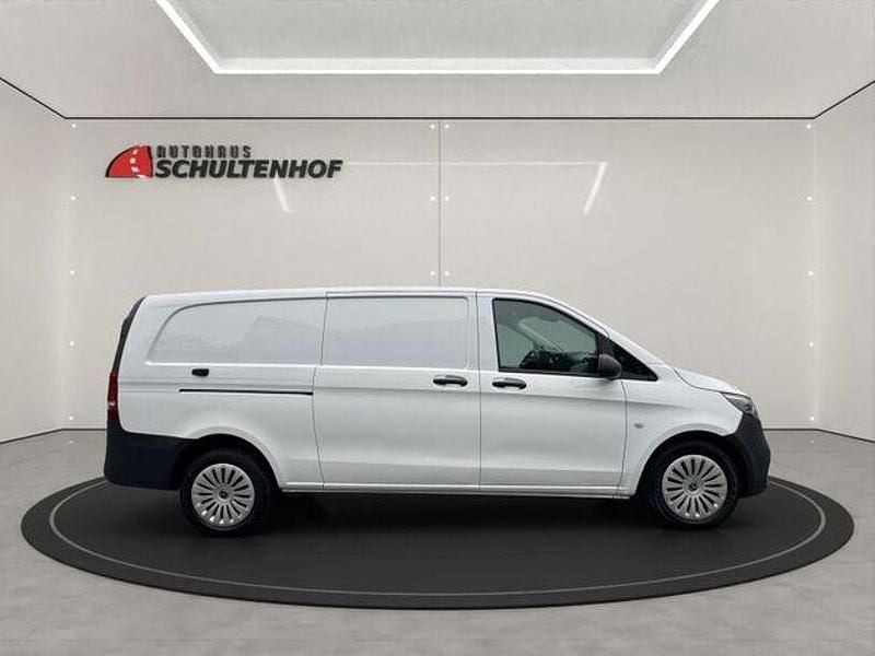 Gebraucht Mercedes Vito 163 PS (119 kW) 2024 Weiß Van