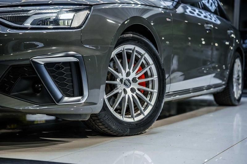 Gebraucht Audi A4 S-Line 204 PS (150 kW) 2023 Grau Kombi