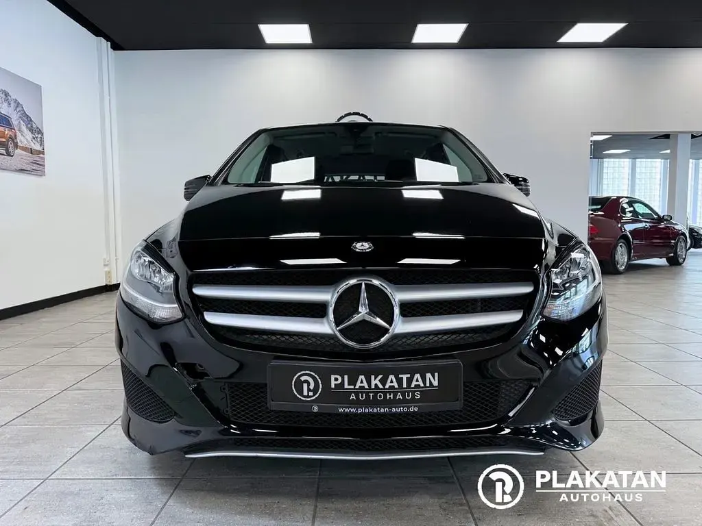 Gebraucht Mercedes B200 136 PS (100 kW) 2015 Schwarz Kleinwagen