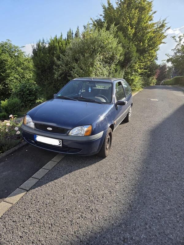 Blau Gebraucht 2002 Ford Fiesta Kleinwagen | 750 € (Guter Preis) - Bild 1/4