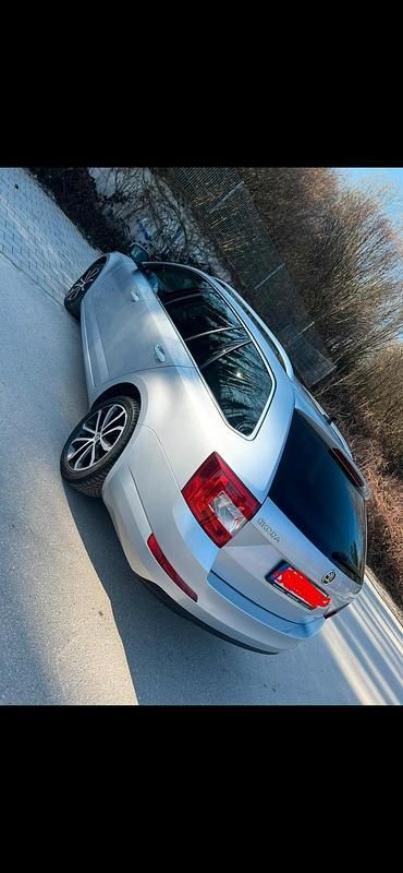 Gebraucht Skoda Octavia 179 PS (131 kW) 2013 Silber Kombi