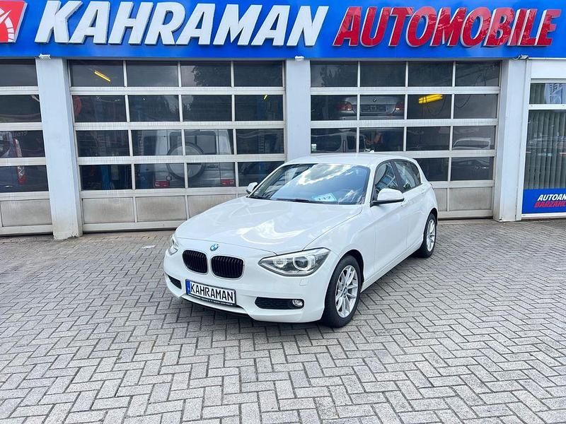 Weiß Gebraucht 2012 BMW 116 Advantage Kleinwagen | 11.699 € (Etwas zu teuer) - Bild 1/4