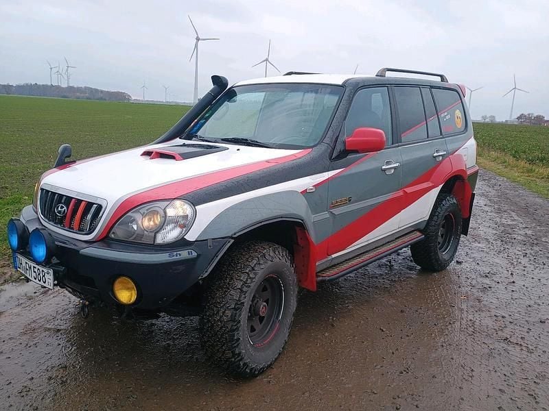 Silber Gebraucht 2004 Hyundai Terracan SUV | 3.750 € (Superpreis) - Bild 1/4