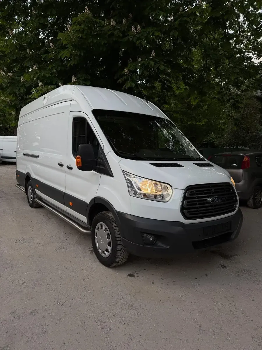 Second-hand Ford Transit 140 CP (102 kW) 2018 Alb Monovolum