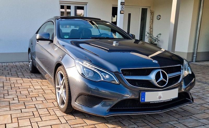 Grau Gebraucht 2015 Mercedes E350 Coupé | 23.900 € (Fairer Preis) - Bild 1/4
