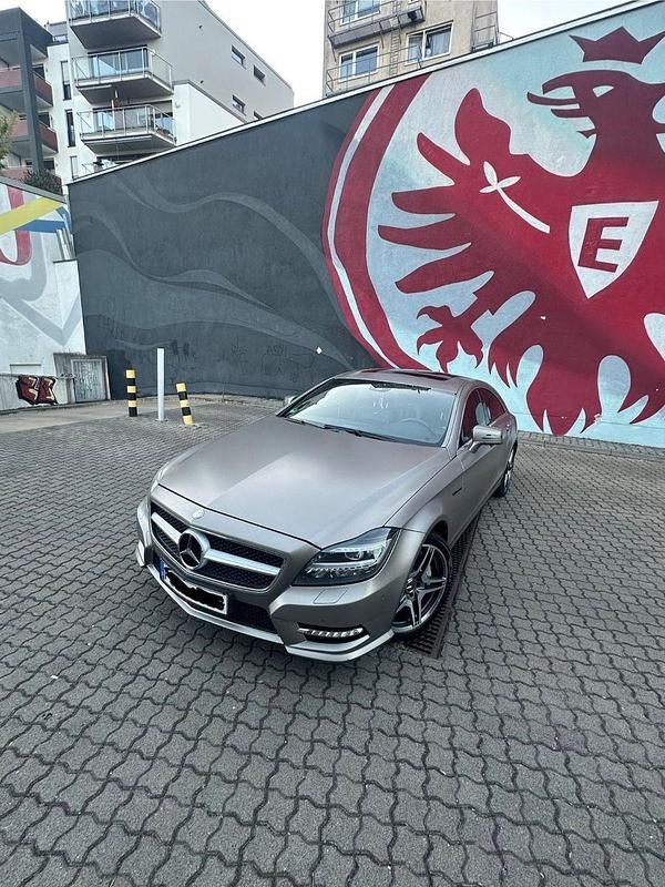 Grau Gebraucht 2011 Mercedes CLS500 AMG line Coupé | 23.500 € (Superpreis) - Bild 1/4