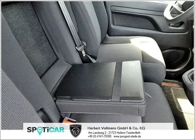 Gebraucht Peugeot Expert 144 PS (105 kW) 2024 Kaolin weiß Van