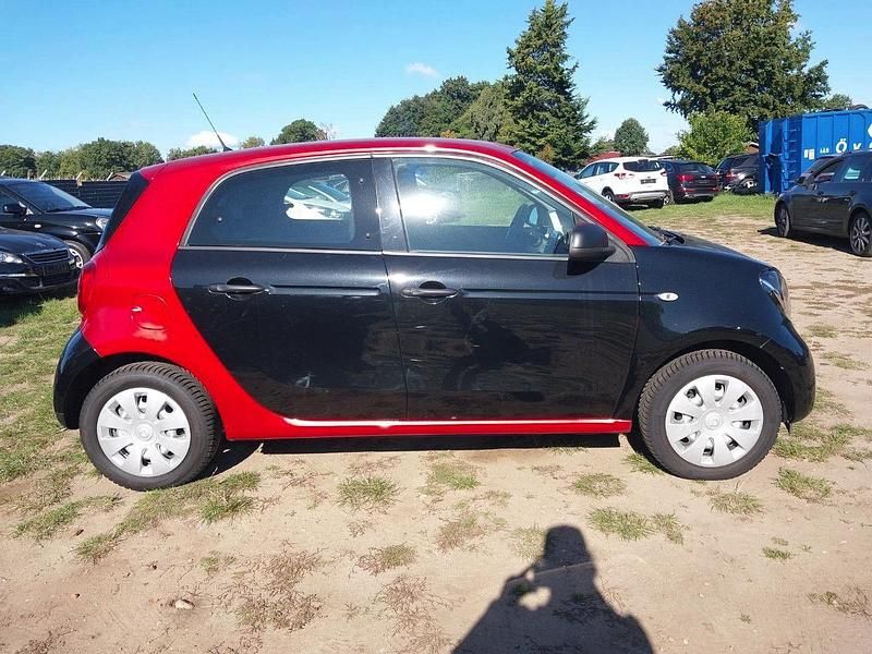 Gebraucht Smart ForFour Basis 71 PS (52 kW) 2019 Schwarz Kleinwagen