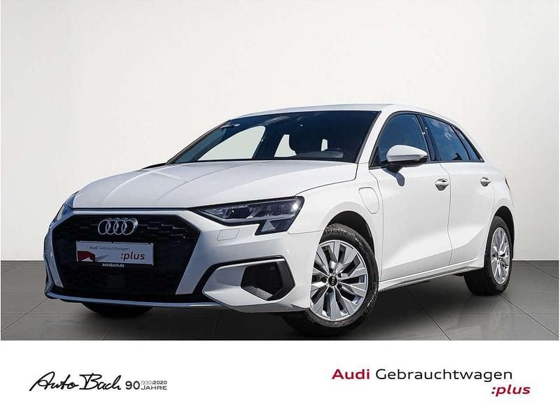 Ibisweiß Gebraucht 2022 Audi A3 e-tron Kleinwagen | 22.970 € (Guter Preis) - Bild 1/4