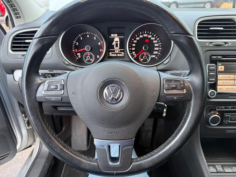 Gebraucht VW Golf VI Trendline 102 PS (75 kW) 2010 Silber Kleinwagen