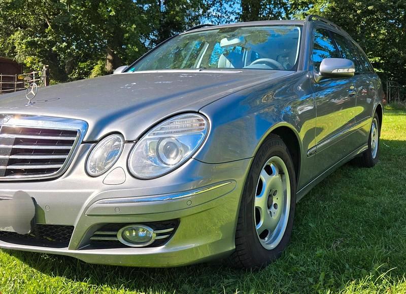 Silber Gebraucht 2008 Mercedes E320 Avantgarde Kombi | 6.500 € (Fairer Preis) - Bild 1/4