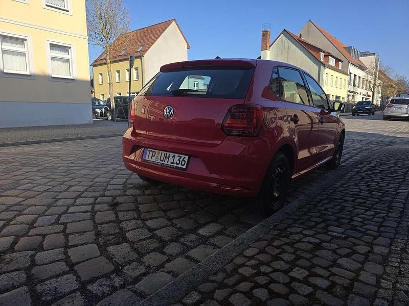 Gebraucht VW Polo Trendline 60 PS (44 kW) 2014 Rot Limousine